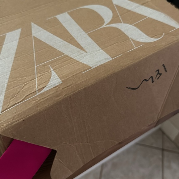 NWT in box — Zara Women's Fuchsia Suit - Picture 7 of 7